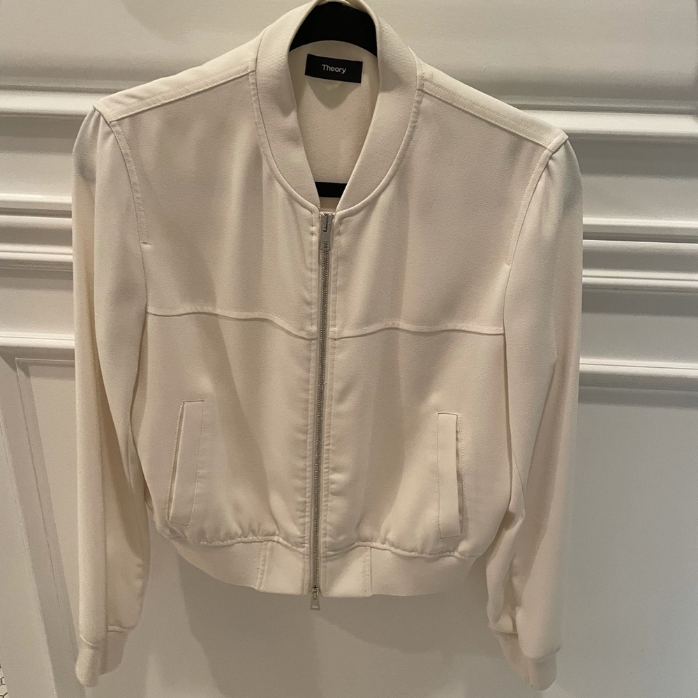 Theory ivory med crepe zippered pre owned jacket